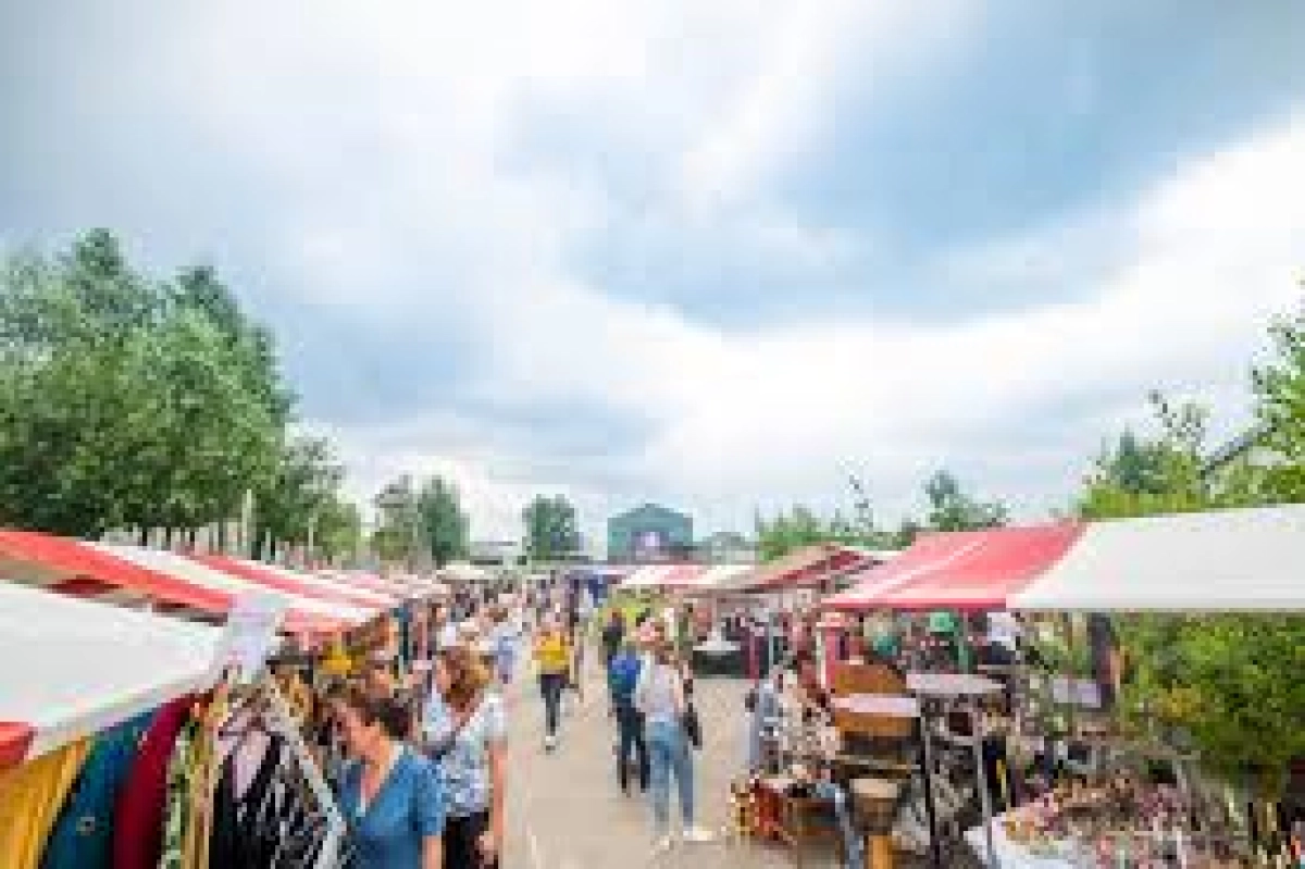 Sugar Market Vintage and Curiosities